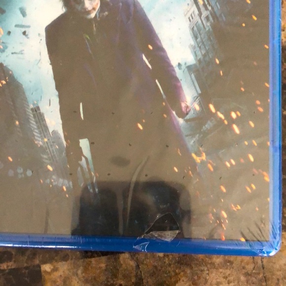 Brand new Dark Knight on Blue Ray - Picture 2 of 6